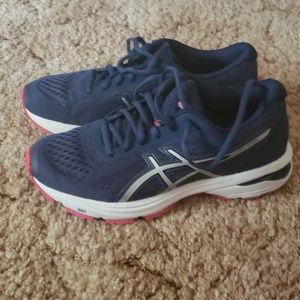 Great shape.  Only worn a few times